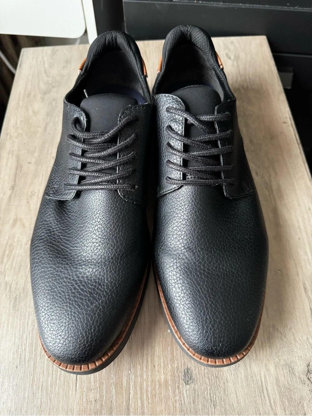 Men’s Dr. Scholl's Black Leather Derby Shoes with Brown Welt size 10.5W